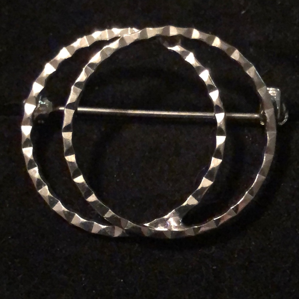 Silver Tone Double Wreath Diamond Cut Brooch